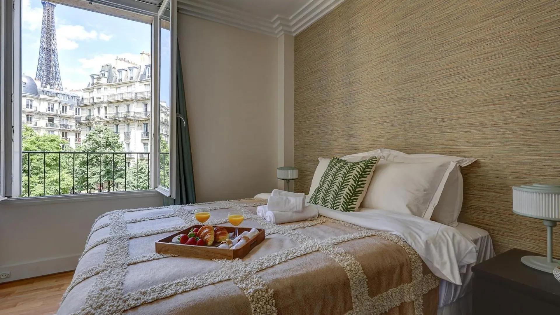 Bnbnova - 1Br - Champ De Mars & Eiffel Tower Parijs